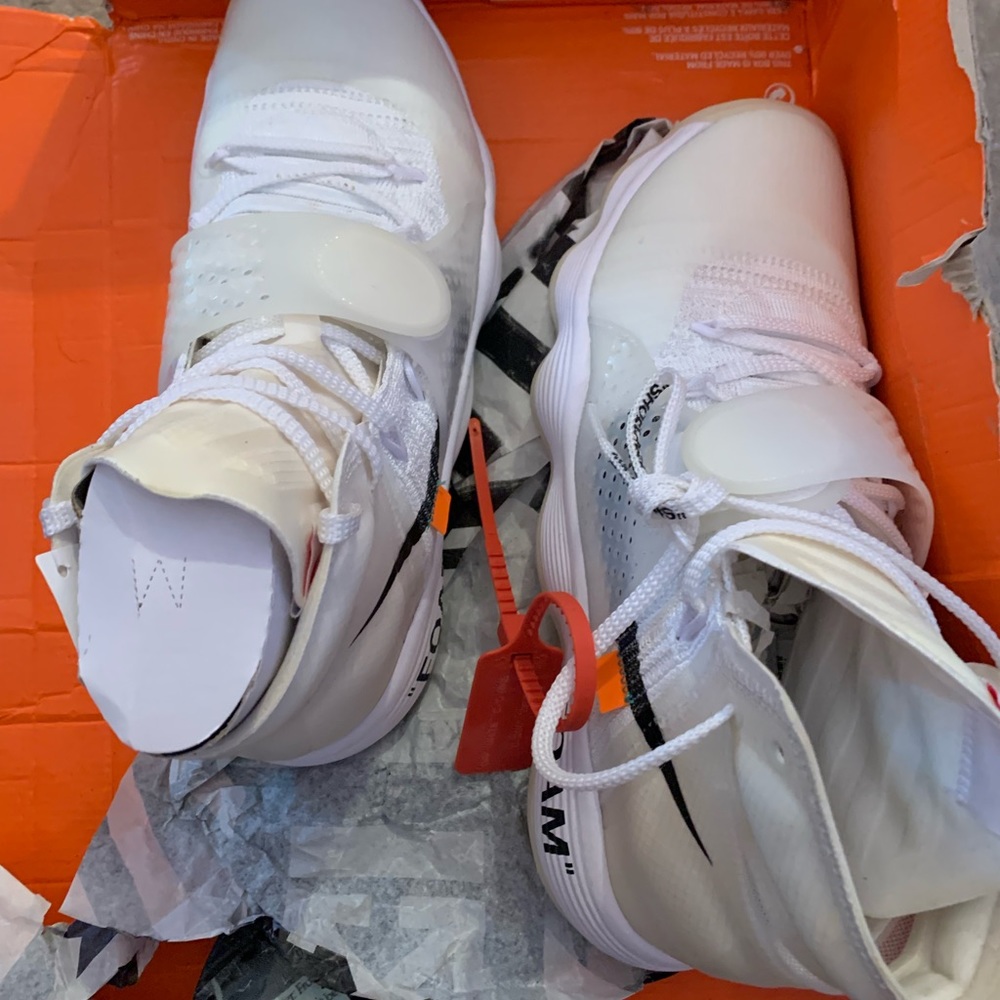 Nike off-white flyknit DS 10.5